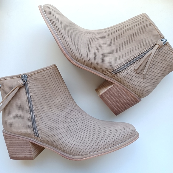 TREASURE & BOND Booties Taupe Faux Suede - Picture 12 of 12